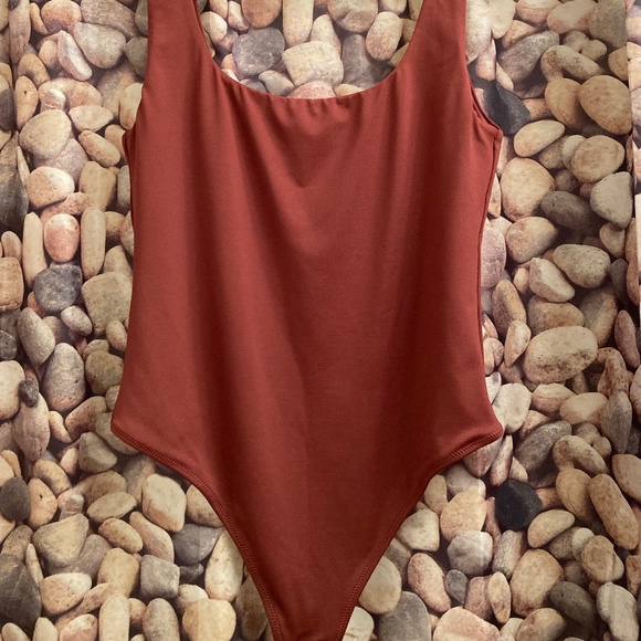 Miyu by Simons - women’s double layer body suit - sz Larege - nude/ snap closure - Picture 1 of 5